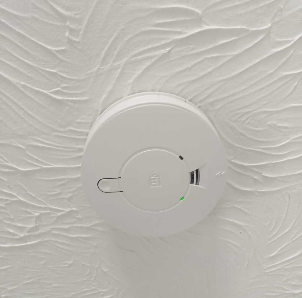 Fitted smoke alarm