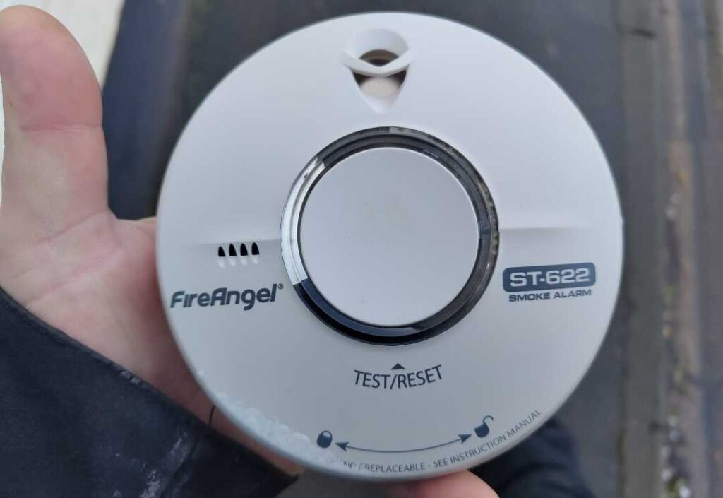 Wired smoke alarm